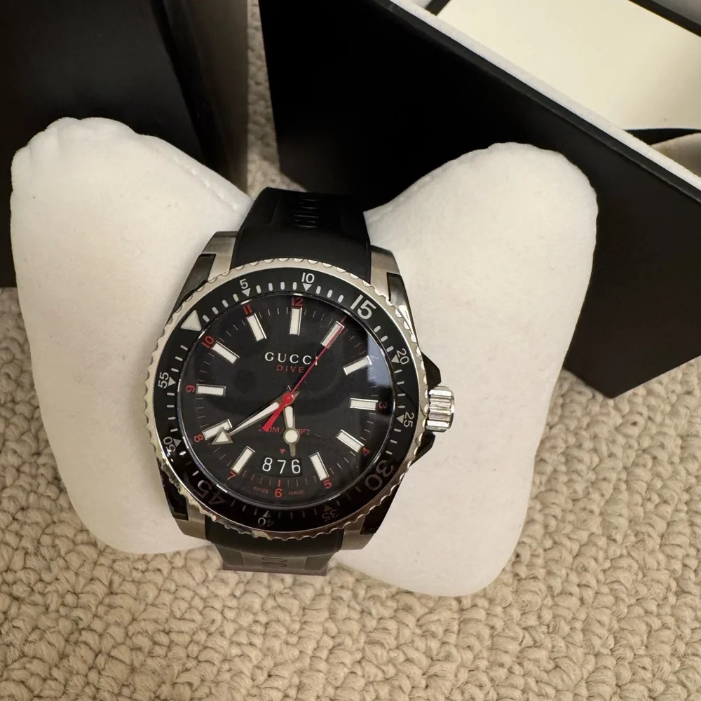 Gucci Black unisex Watch - Picture 2 of 8